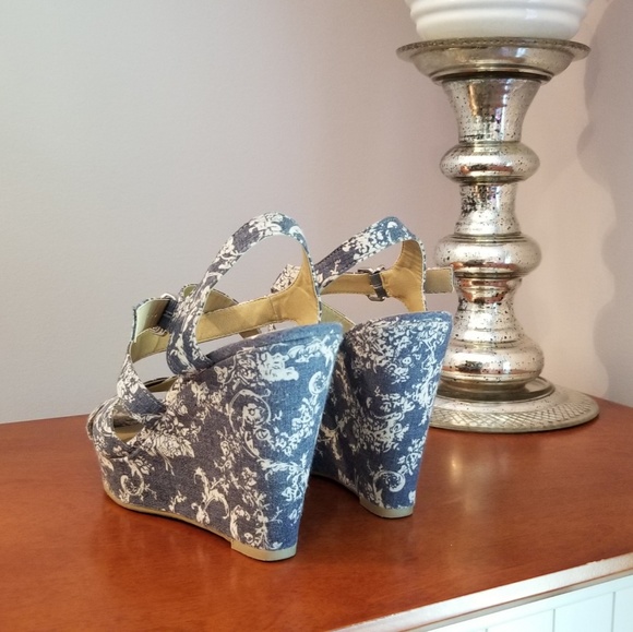 Patterned Wedges - Picture 3 of 4